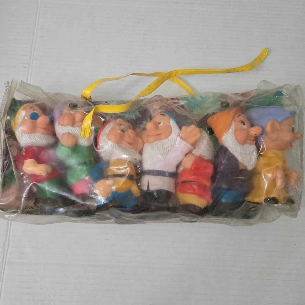 Vintage Disney Snow White Seven Dwarfs Vinyl Squeak Toy Set Complete with Bag